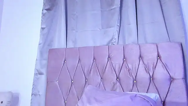 Snapshot of Ashley_piinkk_ chatting on March 23, 2025, 1:31 am Ashley piinkk  online show from March 23, 2025, 1:31 am