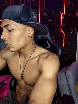 Snapshot of Jhonyblack_1 chatting on October 20, 2025, 8:53 pm Jhonyblack 1 online show from October 20, 2025, 8:53 pm