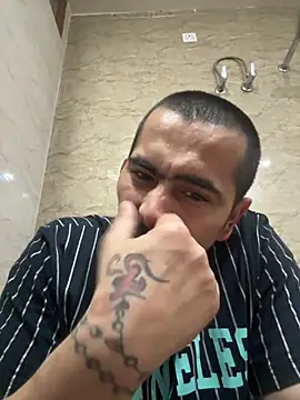 shivani0999 online show from February 12, 2026, 12:33 pm