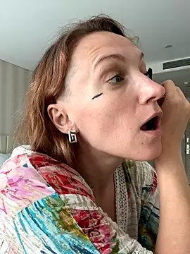 UmaTruewoman online show from December 3, 2025, 1:24 am