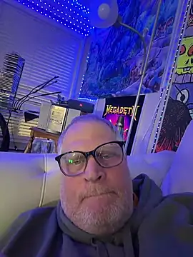 Mimmoromeo1973 online show from April 5, 2026, 3:58 am