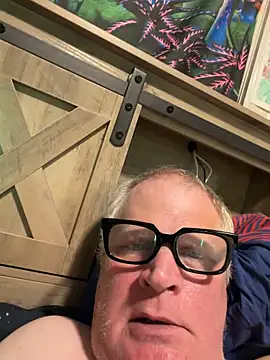 Mimmoromeo1973 online show from April 27, 2026, 7:50 am