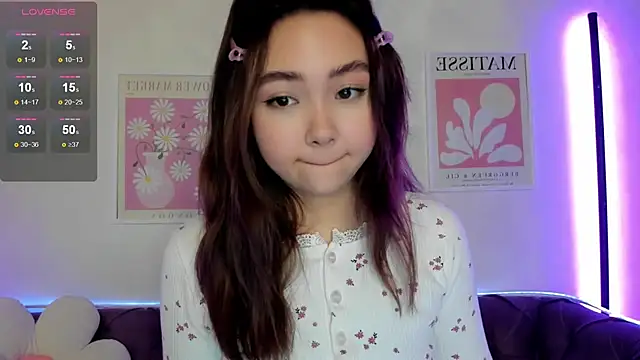 Fluffy Rose online show from January 18, 2025, 1:30 am