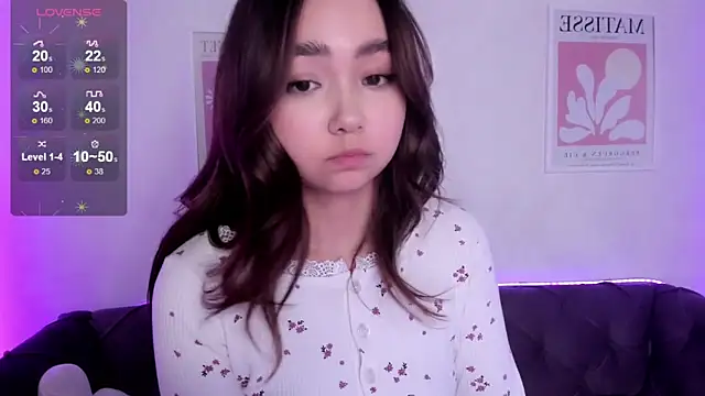 Fluffy Rose online show from February 25, 2025, 11:41 am