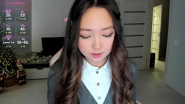 Fluffy Rose online show from December 14, 2025, 4:07 am