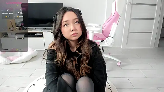 Fluffy Rose online show from May 18, 2026, 3:13 am