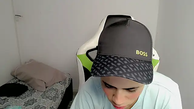 Snapshot of bby_santi chatting on March 11, 2025, 5:24 pm bby santi online show from March 11, 2025, 5:24 pm