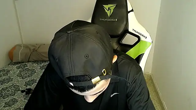 Snapshot of bby_santi chatting on March 12, 2025, 5:49 pm bby santi online show from March 12, 2025, 5:49 pm