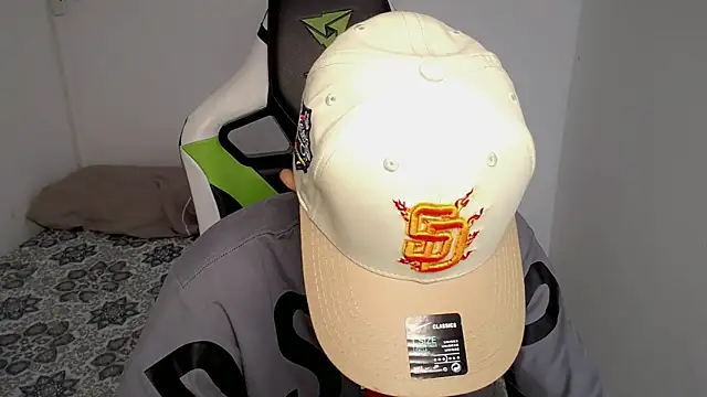 Snapshot of bby_santi chatting on March 19, 2025, 2:02 pm bby santi online show from March 19, 2025, 2:02 pm