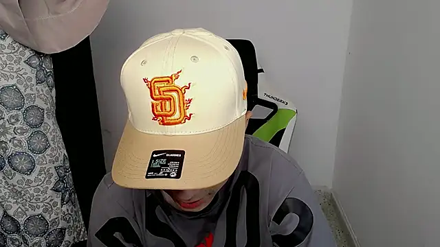 Snapshot of bby_santi chatting on March 19, 2025, 5:50 pm bby santi online show from March 19, 2025, 5:50 pm