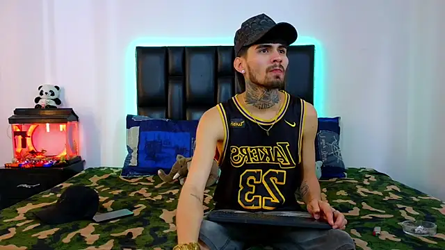 Brutal Sex Fucking online show from March 5, 2026, 8:05 pm