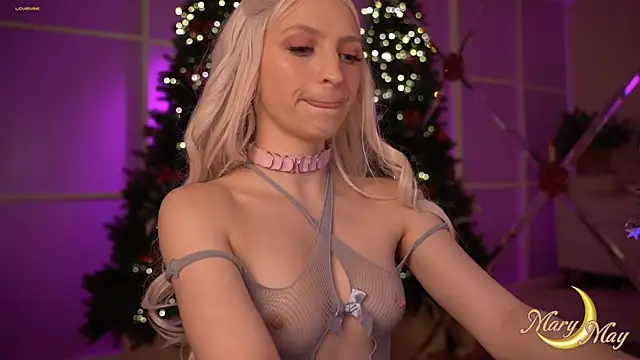 Snapshot of marylunamay chatting on January 2, 2025, 1:49 am marylunamay online show from January 2, 2025, 1:49 am