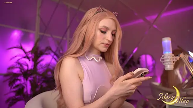 Snapshot of marylunamay chatting on January 24, 2025, 10:08 pm marylunamay online show from January 24, 2025, 10:08 pm
