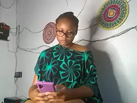 hot-tandy online show from March 13, 2025, 5:50 pm