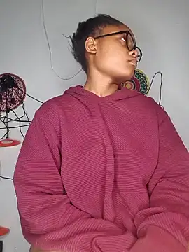 hot-tandy online show from March 22, 2025, 6:43 am