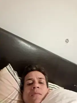 Snapshot of Tulio_maravilha12 chatting on March 1, 2026, 10:06 am Tulio maravilha12 online show from March 1, 2026, 10:06 am