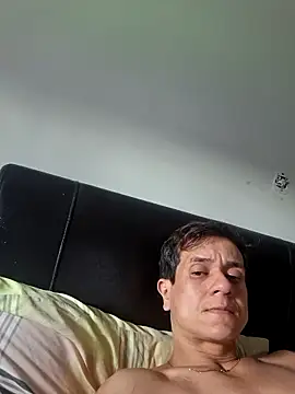 Tulio maravilha12 online show from March 6, 2026, 3:52 pm