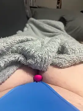 honeyyy24 online show from February 5, 2025, 6:48 pm