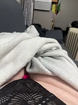 honeyyy24 online show from March 8, 2025, 6:26 pm