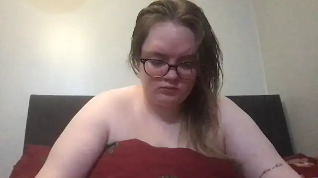 honeyyy24 online show from December 2, 2025, 7:09 pm