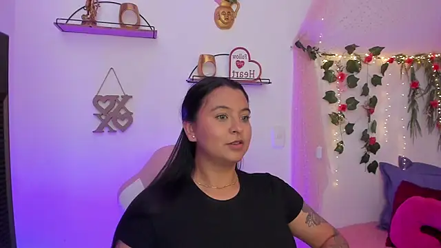 Snapshot of Sweet_Chloe06 chatting on February 4, 2025, 4:39 pm Sweet Chloe06 online show from February 4, 2025, 4:39 pm