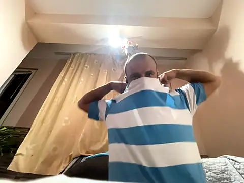 Snapshot of Nikolaiyy chatting on September 11, 2025, 7:25 pm Nikolaiyy online show from September 11, 2025, 7:25 pm