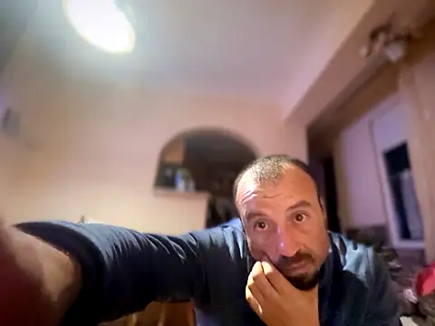 Snapshot of Nikolaiyy chatting on November 3, 2025, 11:37 pm Nikolaiyy online show from November 3, 2025, 11:37 pm