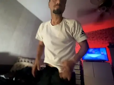 Nikolaiyy online show from June 4, 2026, 2:28 am