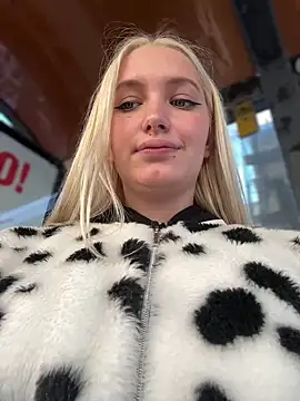 Milkyy wway online show from March 15, 2025, 7:42 am