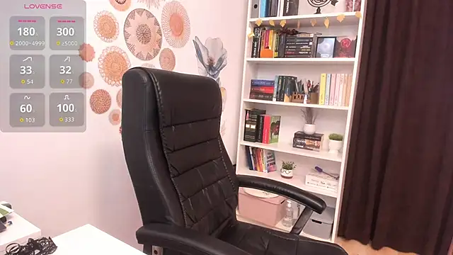 Snapshot of CrissNight chatting on September 13, 2025, 8:14 am CrissNight online show from September 13, 2025, 8:14 am