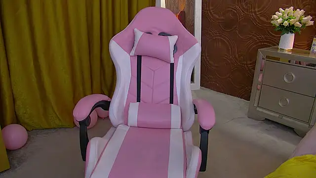 IrisMonn online show from December 11, 2024, 9:19 am