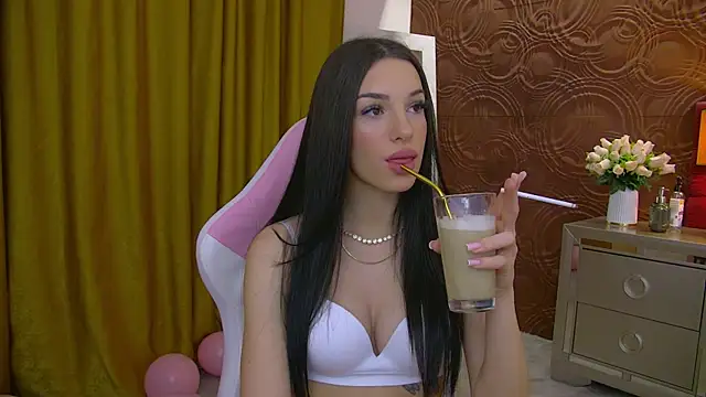 IrisMonn online show from December 12, 2024, 6:25 am