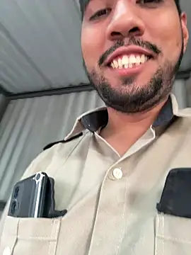 Snapshot of EnriquePersian197 chatting on January 6, 2025, 2:03 pm EnriquePersian197 online show from January 6, 2025, 2:03 pm