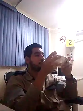 Snapshot of EnriquePersian197 chatting on January 11, 2025, 4:27 am EnriquePersian197 online show from January 11, 2025, 4:27 am