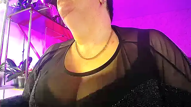  Sweet Woman online show from March 4, 2026, 5:35 am