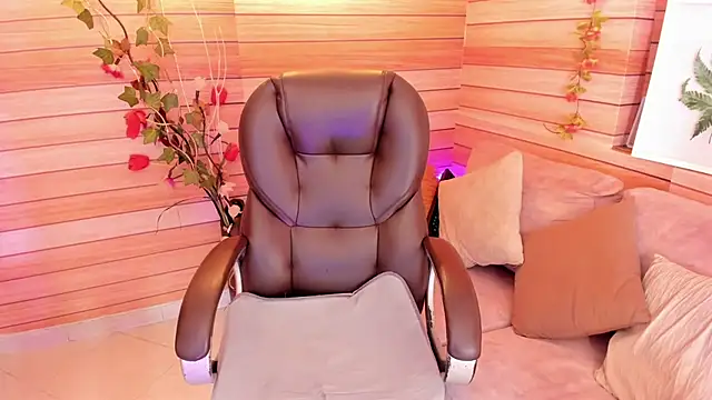 marien thomson  online show from March 7, 2025, 6:35 am