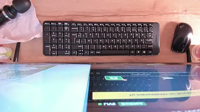 Snapshot of marien_thomson_ chatting on May 20, 2026, 9:32 pm marien thomson online show from May 20, 2026, 9:32 pm