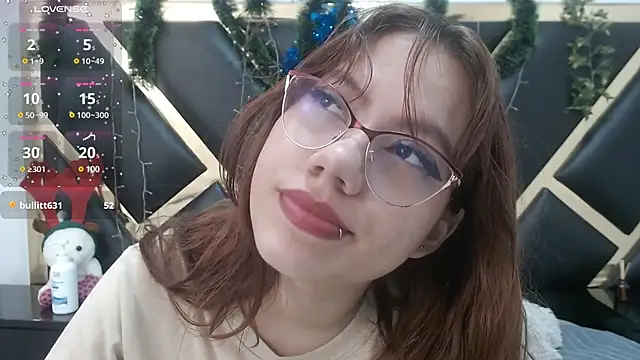 Snapshot of crystalhoneyy1 chatting on December 17, 2024, 2:44 pm crystalhoneyy1 online show from December 17, 2024, 2:44 pm