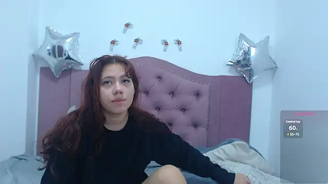 Snapshot of crystalhoneyy1 chatting on December 20, 2024, 11:32 am crystalhoneyy1 online show from December 20, 2024, 11:32 am