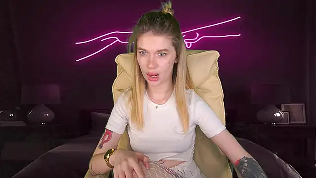 Snapshot of AnacondaOn chatting on March 14, 2025, 6:18 pm AnacondaOn online show from March 14, 2025, 6:18 pm