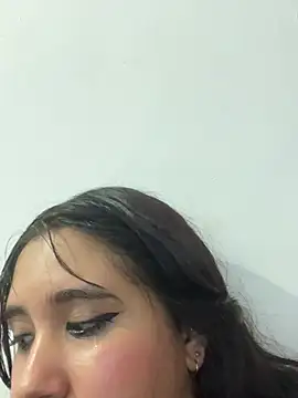 melyescobar online show from February 5, 2025, 3:09 pm