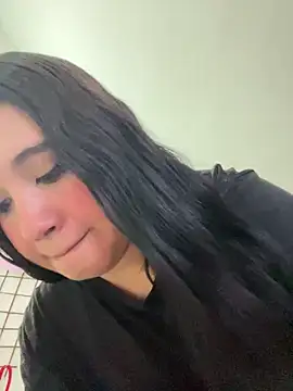 melyescobar online show from February 21, 2025, 12:06 pm