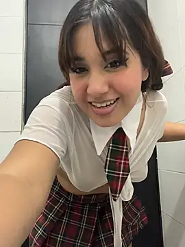 Snapshot of melyescobar chatting on March 20, 2026, 3:33 am melyescobar online show from March 20, 2026, 3:33 am