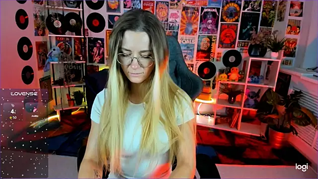 LadyIzabel online show from December 4, 2024, 8:34 am