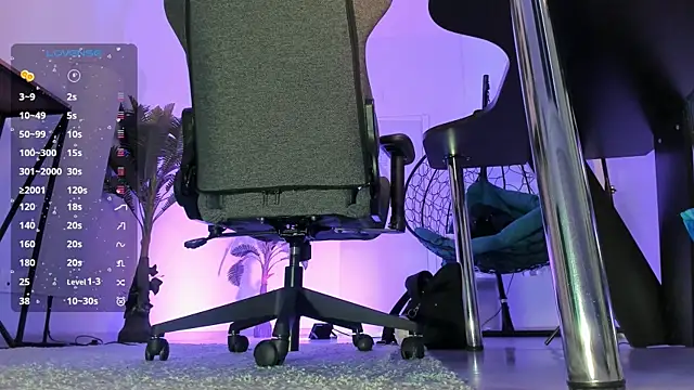 AliceSunday online show from March 19, 2025, 12:56 pm