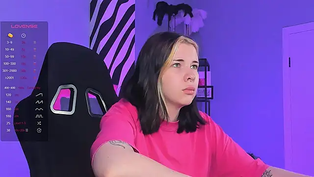 AliceSunday online show from October 10, 2025, 1:59 am