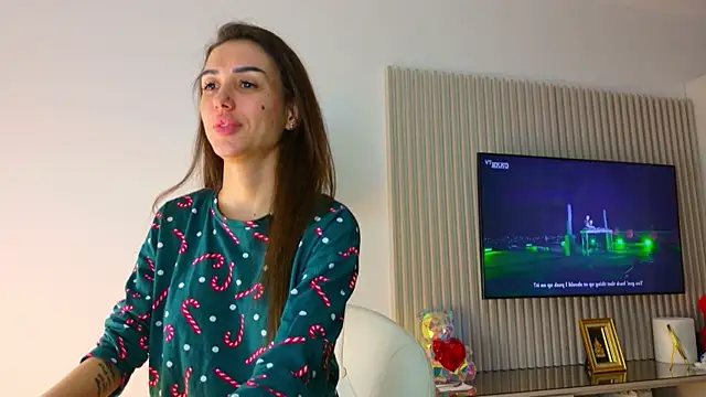 Snapshot of Addictive_T chatting on January 11, 2025, 8:21 pm Addictive T online show from January 11, 2025, 8:21 pm