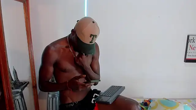 Snapshot of Darick_brown chatting on January 27, 2025, 11:00 pm Darick brown online show from January 27, 2025, 11:00 pm