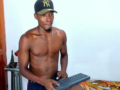 Snapshot of Darick_brown chatting on February 17, 2025, 8:15 pm Darick brown online show from February 17, 2025, 8:15 pm
