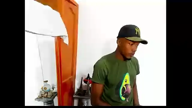 Snapshot of Darick_brown chatting on February 22, 2025, 4:51 pm Darick brown online show from February 22, 2025, 4:51 pm
